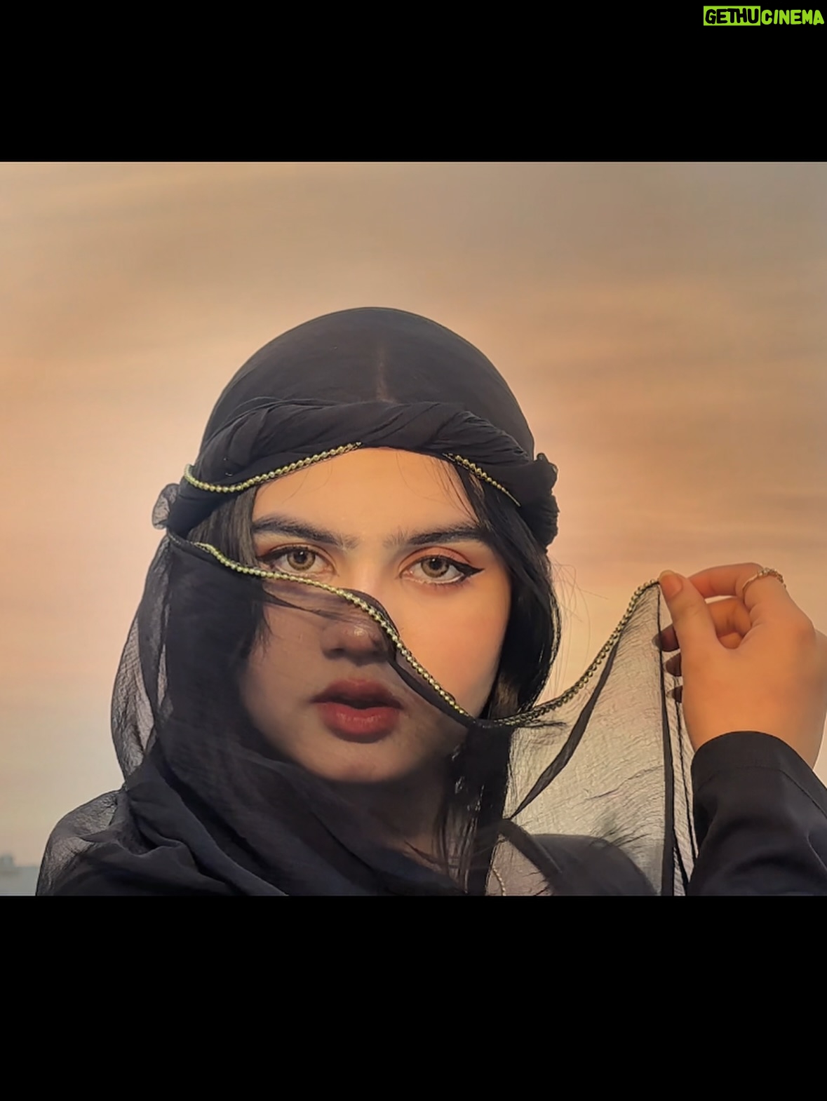 Insha Warsi - 51.4K Likes - 🖤🦅🌇
.
.
.
.
.
.
.
#insha #inshawarsi #inshalinas #instamood #inspiration #instagram #instago #ootd #arabic #trend #trending #influencer #explorepage✨