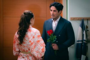 Irán Castillo Instagram - Juanjo llega con flores y se encuentra con una decisión que duele más que cualquier ausencia. Para Nuria, el amor no puede estar por encima de lo más importante en su vida.
¿Crees que este adiós sea definitivo o solo una pausa obligada? #MiVerdadOculta de lunes a viernes 6:30 p.m. MEX #ConLasEstrellas 
@cmlaguillo ❤️‍🔥🍂