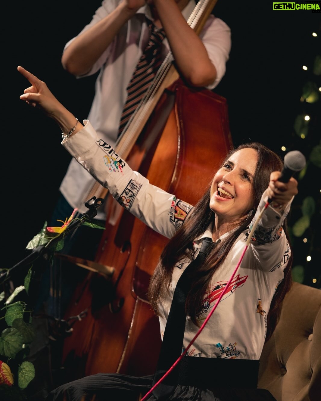 Irán Castillo - 3.3K Likes - Gracias a todos los que fueron ayer @forodeltejedor !
Siempre un gusto cantar aquí! Gracias a todo el equipo del Tejedor !
Gracias a mis amigos ,mis fans ,mi familia por tanto amor y cariño !🥰 
Gracias @polymath.quixotic por hacer esto posible ,por tus fotos y por la decoración, @darinamx gracias amiga también por tu apoyo !
Éxito con tu sencillo!🥰🙏🎤
Gracias @izcacel @jc_aguifran @pepedomon son buenazos !!🎸🎉🎼
Gracias mami por siempre apoyarme y por tu amor @mpinzon5290 
Gracias @pepe.ramosb es un deleite verte ahí mandando todo tu amor y contención !
Los amo a todos 🥰🙏💕❤️
