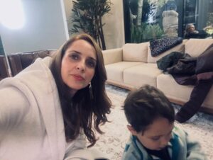 Irán Castillo Instagram - Feliz año nuevo a todos!!🥰👏🏻🎊💫🎼🦋
Muchas gracias a la familia Barragán por su cariño y amor!!
Gracias mi vida  @pepe.ramosb un año más juntos!🥰🙏💕
Nos la pasamos muy lindo !!
Que ricos pasteles @maribegopasteles !!😋
Que este año sea un gran año para el mundo entero !!
🥰🙏💕🕉️