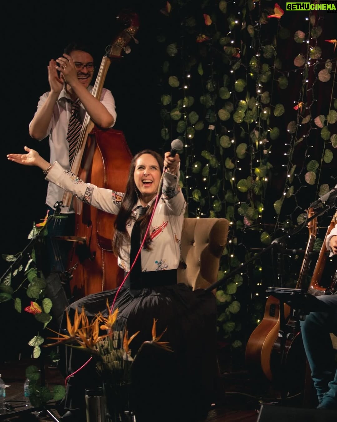 Irán Castillo - 3.3K Likes - Gracias a todos los que fueron ayer @forodeltejedor !
Siempre un gusto cantar aquí! Gracias a todo el equipo del Tejedor !
Gracias a mis amigos ,mis fans ,mi familia por tanto amor y cariño !🥰 
Gracias @polymath.quixotic por hacer esto posible ,por tus fotos y por la decoración, @darinamx gracias amiga también por tu apoyo !
Éxito con tu sencillo!🥰🙏🎤
Gracias @izcacel @jc_aguifran @pepedomon son buenazos !!🎸🎉🎼
Gracias mami por siempre apoyarme y por tu amor @mpinzon5290 
Gracias @pepe.ramosb es un deleite verte ahí mandando todo tu amor y contención !
Los amo a todos 🥰🙏💕❤️