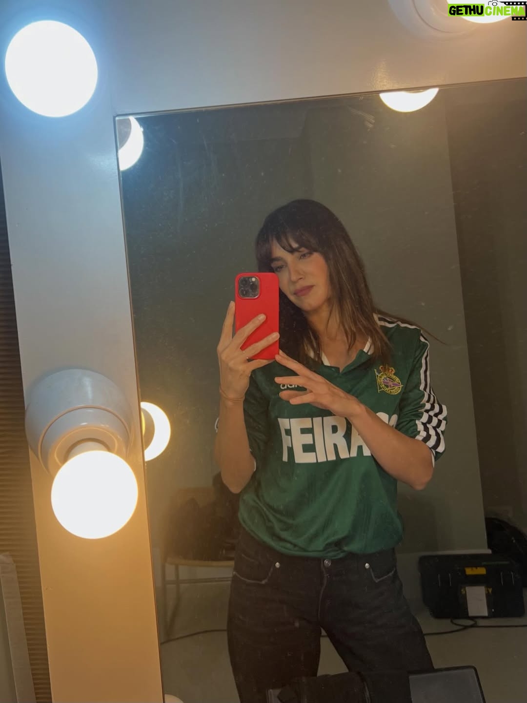 Irene Arcos - 8.1K Likes - Mucho Modern Love en esta 4ª temporada de #MachosAlfa , Ya disponible en @netflixes !!
Qué bien me lo he pasado por aquí!
 🙏🏼❤️ @alber_caballero  @lauracaballero_