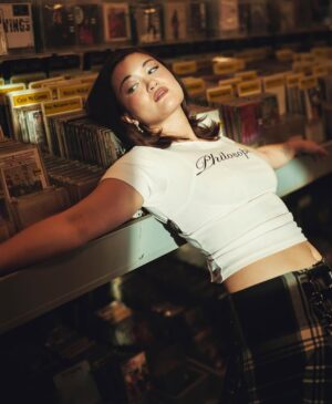 Isa Briones Instagram - for all the ladies ladies ladies ladies out there
thx @wwd 🥰 @leighnordstrom 
shot by @selashiloni 
styled by @kattypaldos asst by @nicolegrasty_ 
hair by @jerrodrobertshair 
makeup by @allanface 
and thx @amoebahollywood for letting me run amok
