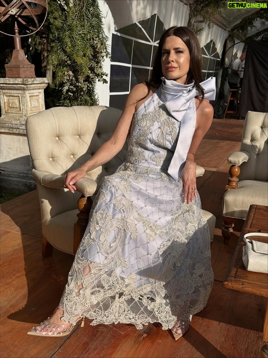 Isabel Macedo - 51.5K Likes - L’amour💫🤍

💫Los vestidos de las chicas son de @malena_smock 
💫Y mi vestido soñado es de mi amado @byjorgerey