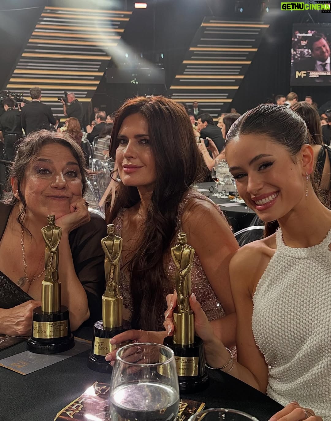 Isabel Macedo - 15.9K Likes - MF 2025
La fiesta de la tele 
@byjorgerey 
@sochiherrera 
@rickysarkany 
@jeanpierrejoyeros
@hiltonbuenosaires 
@telefe