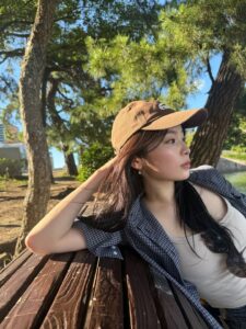 Actress Isabella Chan HD Photos and Wallpapers August 2025
