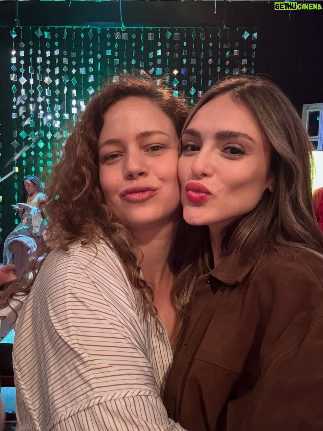 Isabelle Drummond - 119.8K Likes - meu mundo se tornou um misto de bota, pamonha, sertanejo e muita alegria que tem nesta terra. Alguma sugestão do que fazer e conhecer aqui em Goiânia?