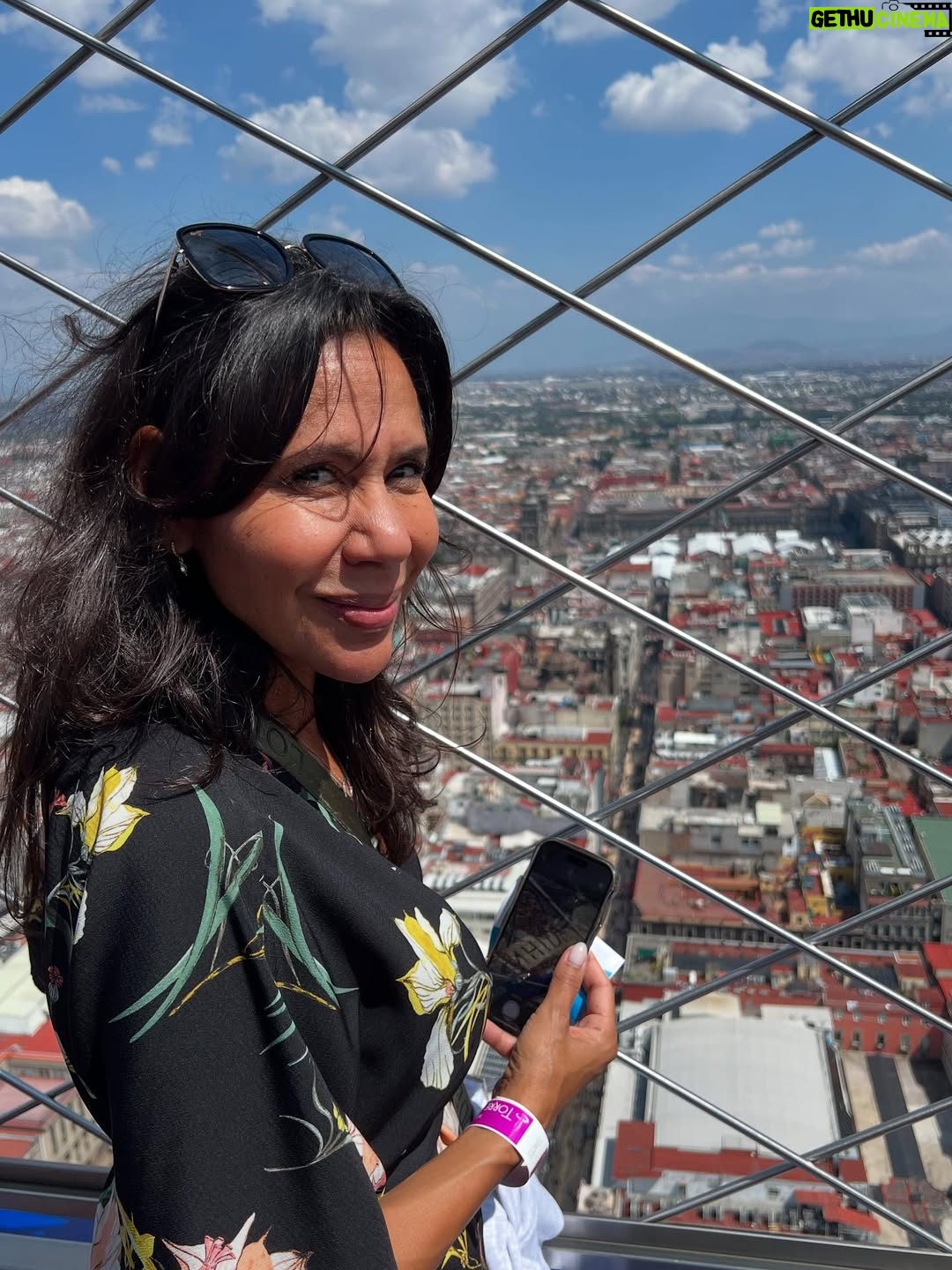 Isabelle Racicot - 1K Likes - Mexico City! 

Quelle ville fascinante…pour son histoire, son architecture, ses grands espaces verts et ses restaurants ! J’ai marché, j’ai observé et j’ai trop mangé!!!!! Du centre historique, au quartier de Polanco en passant par la maison de Frida Kahlo à Coyoacan! J’ai tout aimé. 

À refaire !!