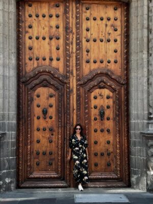 Isabelle Racicot Instagram - Mexico City! 

Quelle ville fascinante…pour son histoire, son architecture, ses grands espaces verts et ses restaurants ! J’ai marché, j’ai observé et j’ai trop mangé!!!!! Du centre historique, au quartier de Polanco en passant par la maison de Frida Kahlo à Coyoacan! J’ai tout aimé. 

À refaire !!