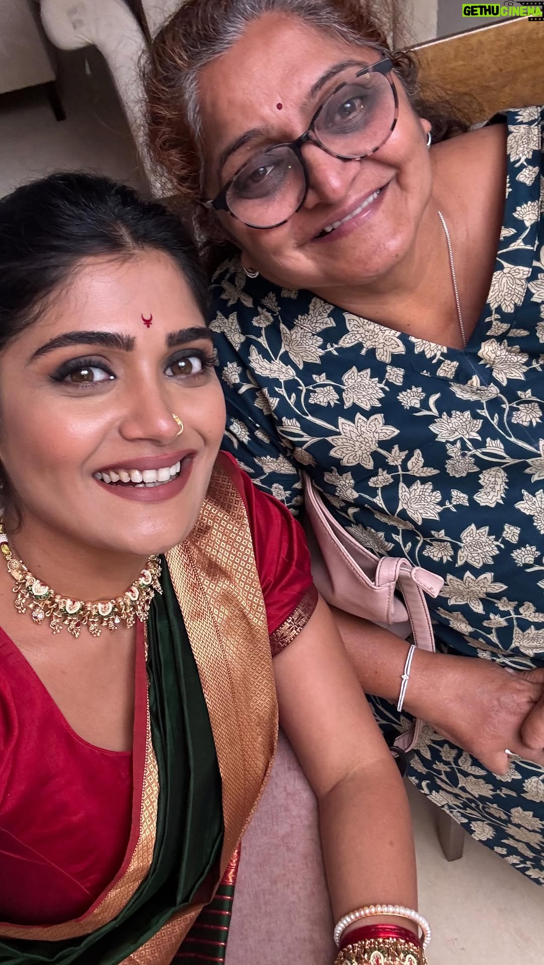 Isha Keskar - 24.4K Likes - Happy Diwali from me and my Lakshmi to you and yours ✨🌼🪔🙏🏽

#शुभदीपावली #aai #ishakeskar