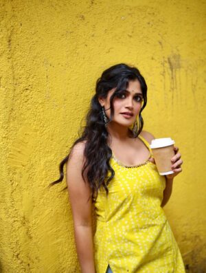 Isha Keskar Instagram - 🌅   🌊  ☕️☕️☕️
 

Shot by @shrutisbagwe 
Hair @pasare.kalpana 
Managed by @brewbackersmedia 

#ishakeskar #cityofdreamsmumbai❤️