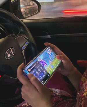 Ishika Choudhary Instagram - 1v1 Hojayeee? 🫢
#GalaxyS25Ultra
#GalaxyS25
#GalaxyAI
#PlayGalaxy
#Samsung
@samsungindia
.
#fyp #trending #explore #viral