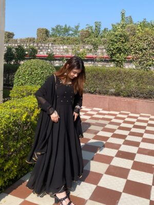 Ishika Choudhary Instagram - 😉🖤

.

.

.

.

.

.

.

.

.

#fyp #outfit #explore #foryou #love