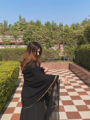 Ishika Choudhary Instagram - 😉🖤

.

.

.

.

.

.

.

.

.

#fyp #outfit #explore #foryou #love