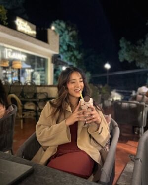 Ishika bisht Instagram - 💅me time