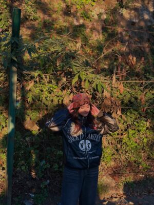 Ishika bisht Instagram - Le chal kahi dur , samay ke paar ⏳
Best photographer 🙊 - @rohankukrejaaa
.
#mussoorie #landour #bishtji #uttarakhand #parvatokepaar #pahadi #picoftheday