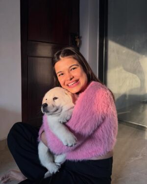 Ishita Instagram - Everyone, meet Flurry 🤍 the newest (and cutest) member of my life.