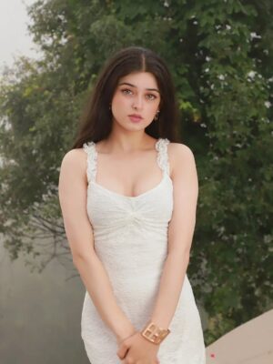 Ishita Singh Thakur Instagram - Timeless in white... @ishitathakur2001