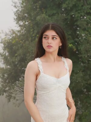 Ishita Singh Thakur Instagram - Timeless in white... @ishitathakur2001