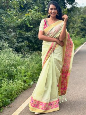 Ishita Varsha Instagram - Not so aesthetically pleasing but If I like it - I will post it! 😊

Earnings - @thespatika 

#ishitavarsha #thankyougenie🧞‍♀️ #blessedlife😇 #saree #sareelove❤️