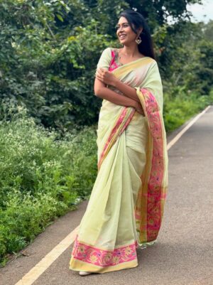 Ishita Varsha Instagram - Not so aesthetically pleasing but If I like it - I will post it! 😊

Earnings - @thespatika 

#ishitavarsha #thankyougenie🧞‍♀️ #blessedlife😇 #saree #sareelove❤️