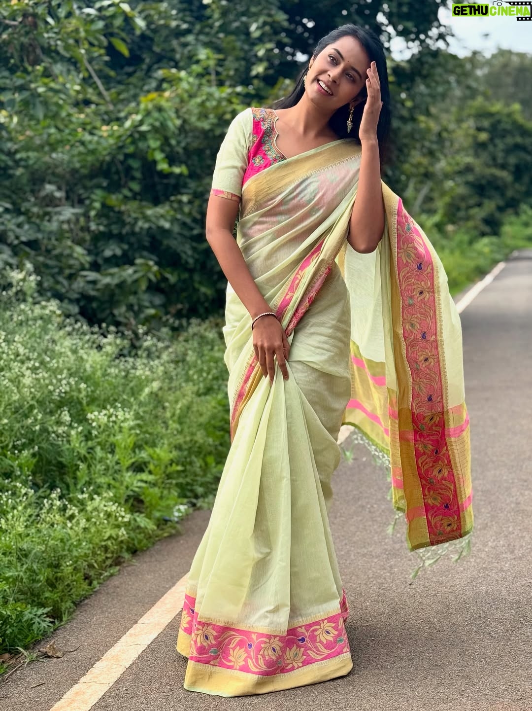 Ishita Varsha - 10.6K Likes - Not so aesthetically pleasing but If I like it - I will post it! 😊

Earnings - @thespatika 

#ishitavarsha #thankyougenie🧞‍♀️ #blessedlife😇 #saree #sareelove❤️