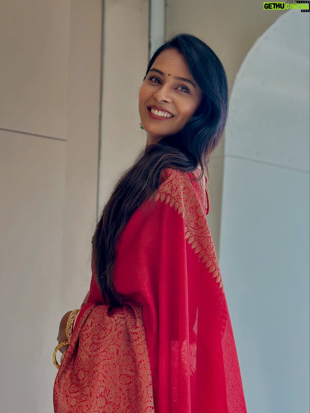 Ishita Varsha - 26.1K Likes - 🌹

#ishitavarsha #thankyougenie🧞‍♀️ #blessedlife😇 #saree #sareelove❤️ #sareeofinstagram #southindian #traditional