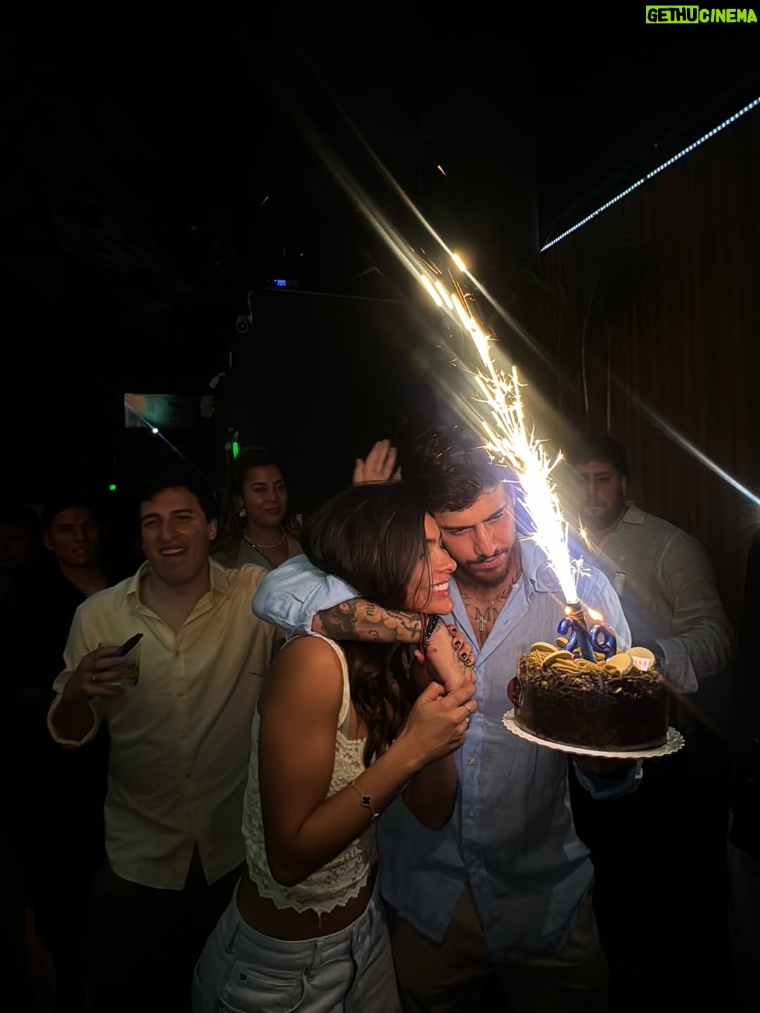 Ivana Yturbe - 147.8K Likes - Feliz cumpleaños compañerito de vida ♥️ Eres el mejor equipo que puedo tener, Almu y yo nos sacamos la lotería de tener un hombre como tú en nuestras vidas 🥰🥰 Todo a tu lado es más bonito! 
Gracias por todo el amor que me das día a día ❤️ Eres un super papá, el mejor esposo, un amigo increíble y un cabellero de esos pocos que existen👌🏾Todos los que te conocemos y tenemos la dicha de compartir contigo sabemos el ser de luz que eres. Que este año venga acompañado de mucho éxitos y que todos los deseos de tu corazón se cumplan porque nadie lo mereces más que tú ✨. Feliz día mi vida hermosa!!!Almudena y yo te amamos con todo nuestro corazón 💕