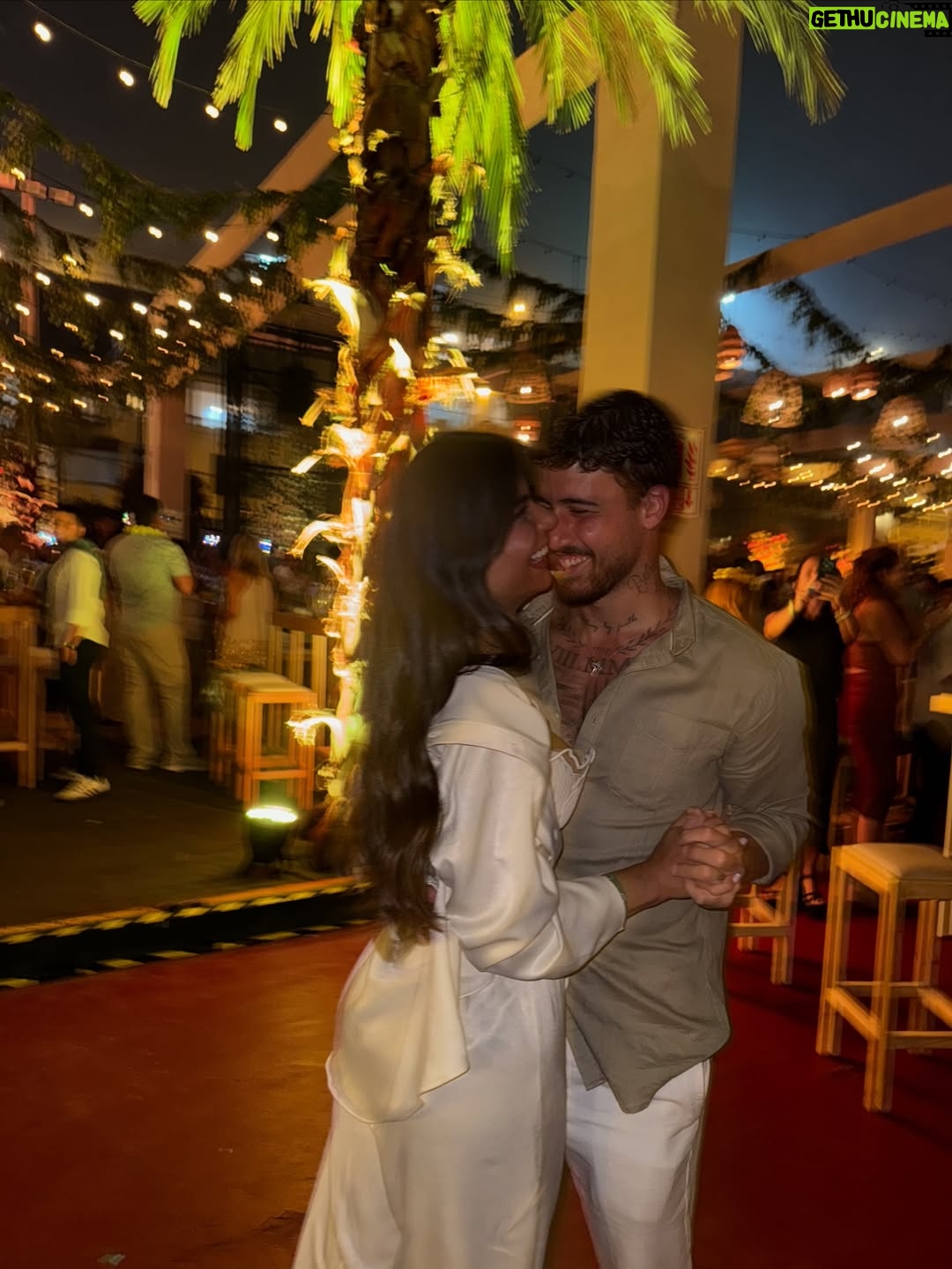 Ivana Yturbe - 63.5K Likes - Feliz año 🎊 Que sean muy felices 🤍