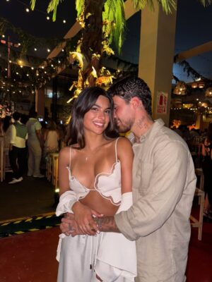 Ivana Yturbe Instagram - Feliz aƱo š Que sean muy felices š¤