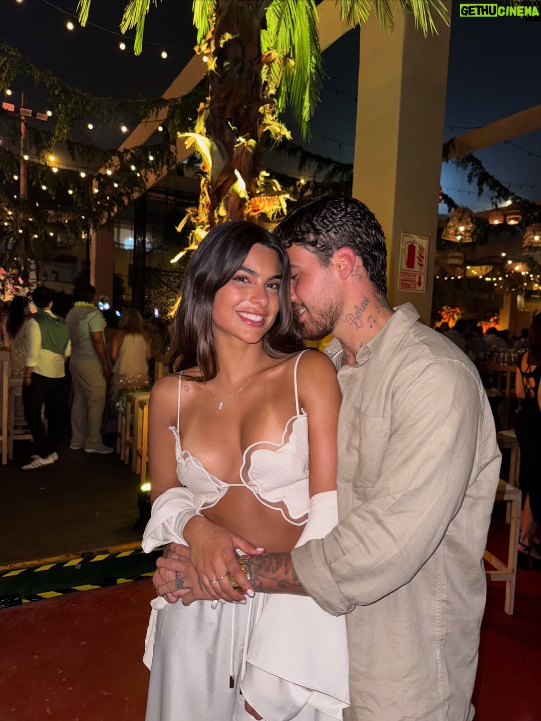 Ivana Yturbe - 63.5K Likes - Feliz año 🎊 Que sean muy felices 🤍