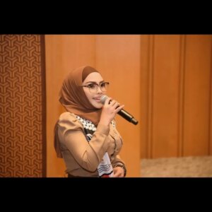 Iyeth Bustami Instagram - Full activity🤍
bless me ALLAH