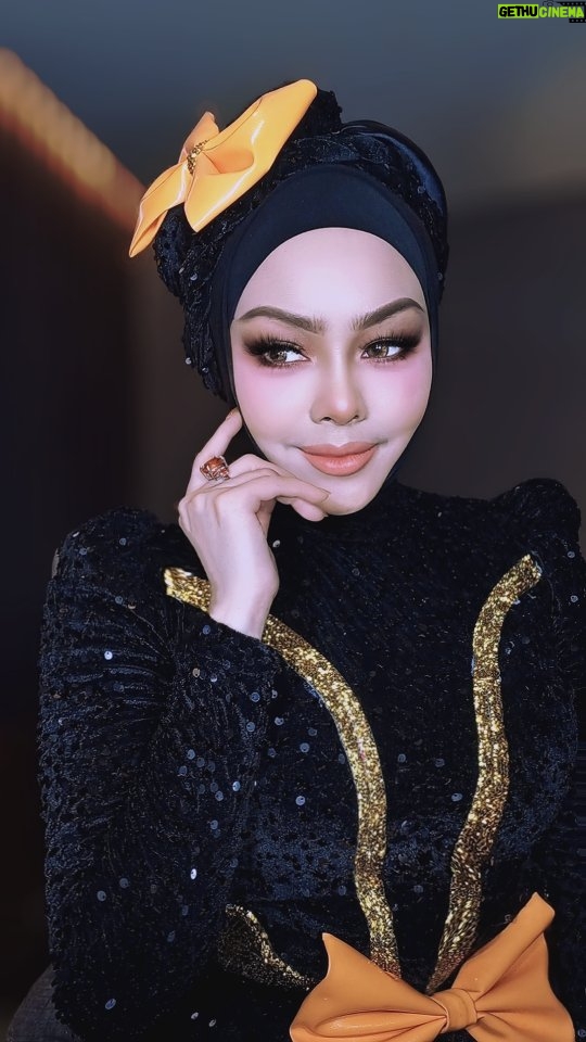 Iyeth Bustami - 448 Likes - 💚