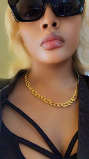Jacqueline Wolper Instagram - Fake life is new disease 🦠
.
#Mmerudishwa🦠