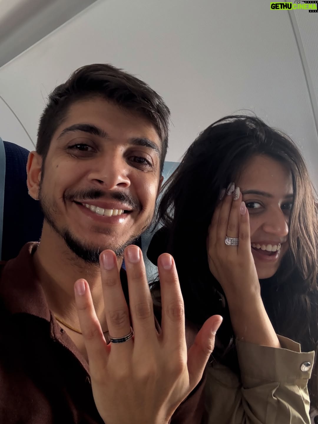 Jagriti Pahwa - 673.6K Likes - From content collabs to lifetime collab 🥹❤️ Jaggu Pahwa is officially mine 💍 🧿
.
.
.
.
.
#proposal #dreamproposal #jagritipahwa #techiela #lifetimecollab
