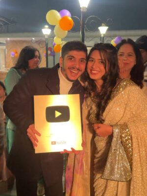 Jagriti Pahwa Instagram - Golden night with Golden Flames 🔥 & our Golden play button❤️
.
.
.
#lohricelebration #jagritipahwa #whitesaree