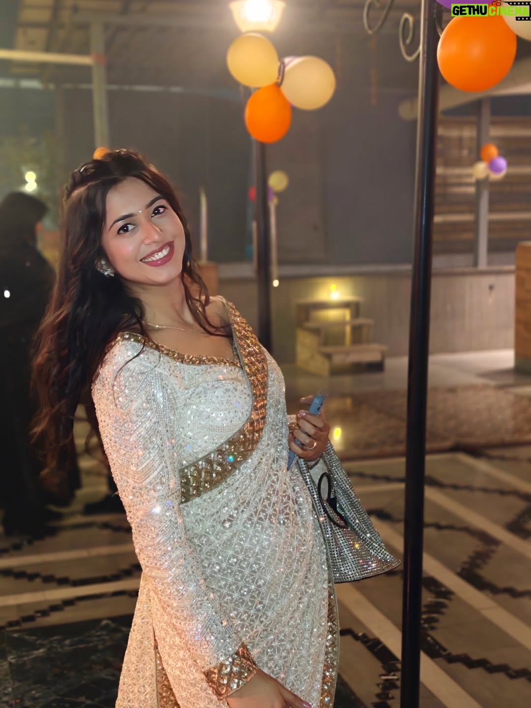Jagriti Pahwa - 148.2K Likes - Golden night with Golden Flames 🔥 & our Golden play button❤️
.
 .
.
#lohricelebration #jagritipahwa #whitesaree