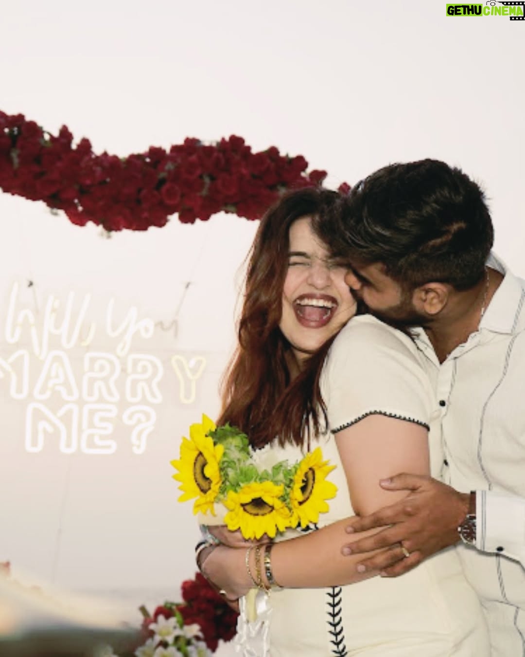 Janavi Jain - 39K Likes - his song during proposal ‘Chaar kadam bas chaar kadam chaldo na sath mere’🥹🧿✨❤️
I love you 🥹🧿❤️
.
.
#justjaanforever