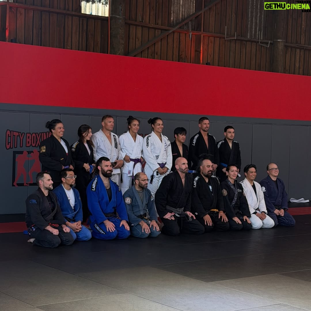 Janay Harding - 2.1K Likes - 8 years in the blue comes to an end 😅💜

Grateful for this journey that stems much farther than just Jiu Jitsu but it always being the most consistent. For the beginning of my MMA career I really fell for the narrative that I wasn’t a ‘Jiu Jitsu guy’ and after saying that for so many years, travelling the world and training with some incredible coaches and training partners, you actually accidentally become a Jiu Jitsu guy anyway.

Grateful for all that jiu jitsu has taught me and it being my saviour during injuries and my three face surgeries so using this purple as an opportunity to be grateful and reflect on all the incredible gyms and people that have contributed to my progression. If I’ve ever shared the mats or a roll with you, ka nui te mihi, big thank you 🙏🏽 Ossss 💜✨

#onlytoughpeoplelasts