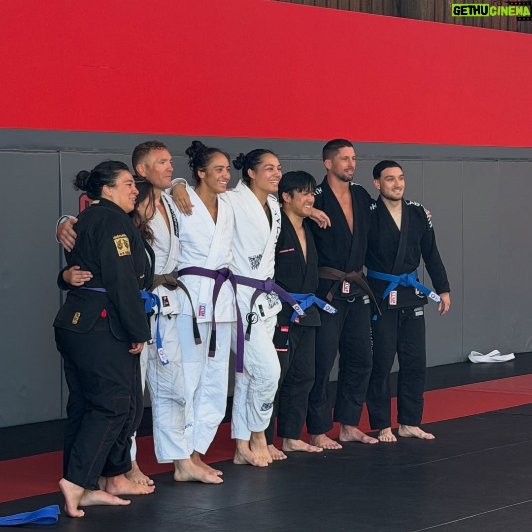 Janay Harding - 2.1K Likes - 8 years in the blue comes to an end 😅💜

Grateful for this journey that stems much farther than just Jiu Jitsu but it always being the most consistent. For the beginning of my MMA career I really fell for the narrative that I wasn’t a ‘Jiu Jitsu guy’ and after saying that for so many years, travelling the world and training with some incredible coaches and training partners, you actually accidentally become a Jiu Jitsu guy anyway.

Grateful for all that jiu jitsu has taught me and it being my saviour during injuries and my three face surgeries so using this purple as an opportunity to be grateful and reflect on all the incredible gyms and people that have contributed to my progression. If I’ve ever shared the mats or a roll with you, ka nui te mihi, big thank you 🙏🏽 Ossss 💜✨

#onlytoughpeoplelasts