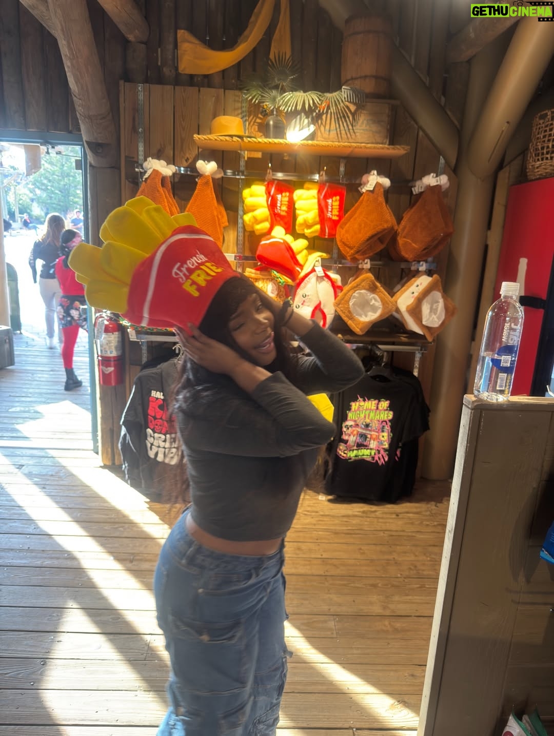 Ja'ness Tate - 94 Likes - 2025 thanks for all the lessons and fun.😇

2025,recap,year recap, last year, lesson,dear 2025, thankful, grateful, happy new year, Happy 2026, love, friends,vibes, city girls ,girlfriends,girls, excitement,relationships,growth,cheers ,celebration,nightlife,black girls, black women, 2025 wrap