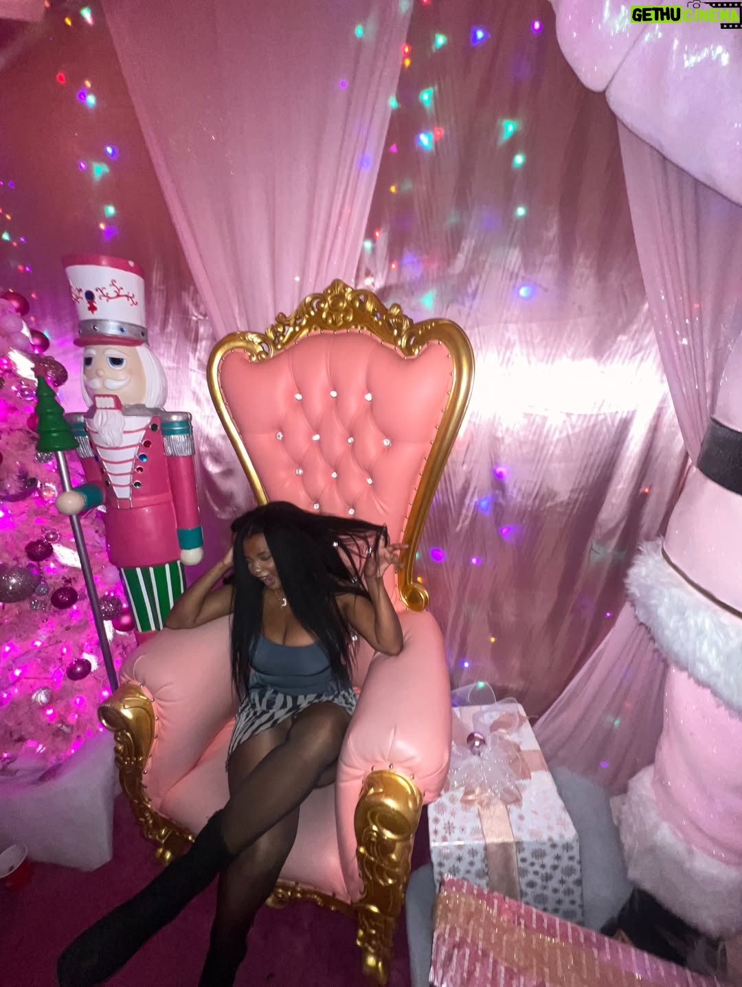 Ja'ness Tate - 94 Likes - 2025 thanks for all the lessons and fun.😇

2025,recap,year recap, last year, lesson,dear 2025, thankful, grateful, happy new year, Happy 2026, love, friends,vibes, city girls ,girlfriends,girls, excitement,relationships,growth,cheers ,celebration,nightlife,black girls, black women, 2025 wrap