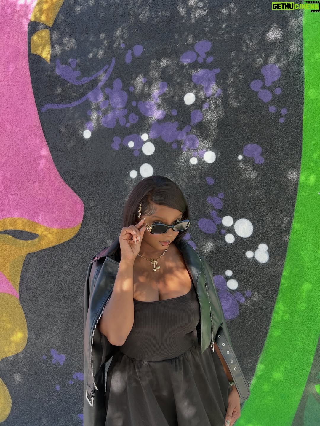 Ja'ness Tate - 94 Likes - 2025 thanks for all the lessons and fun.😇

2025,recap,year recap, last year, lesson,dear 2025, thankful, grateful, happy new year, Happy 2026, love, friends,vibes, city girls ,girlfriends,girls, excitement,relationships,growth,cheers ,celebration,nightlife,black girls, black women, 2025 wrap