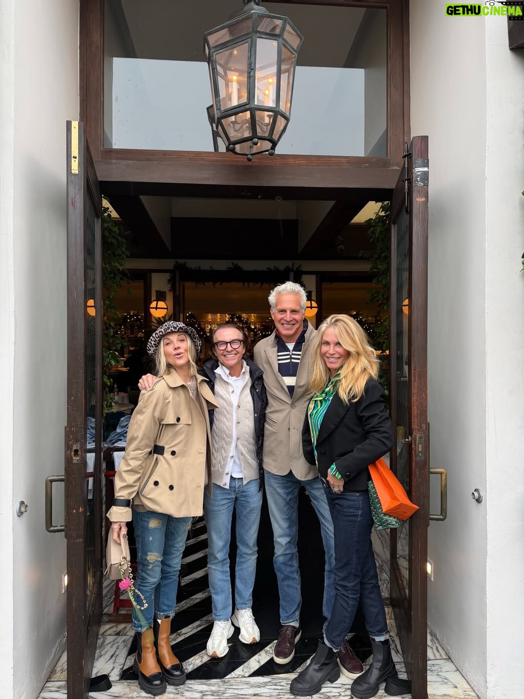 Janet Gunn - 1.3K Likes - Happy New Year to you!!! Over 40 years of friendship with our dearest friends and the laughter and fun still flows🎶 we are huge fans of our neighborhood &  delicious 🍝 @cecconisrestaurants and we’ll see you in 2026!
We hope you have a lovely celebration  wherever you are & whatever you do, 2026 let’s go! 
Thank you!! for another fun year here on Instagram, connecting with you and for your messages & sharing your joy with me. 
🙏
Aurora, thank you!! 📷