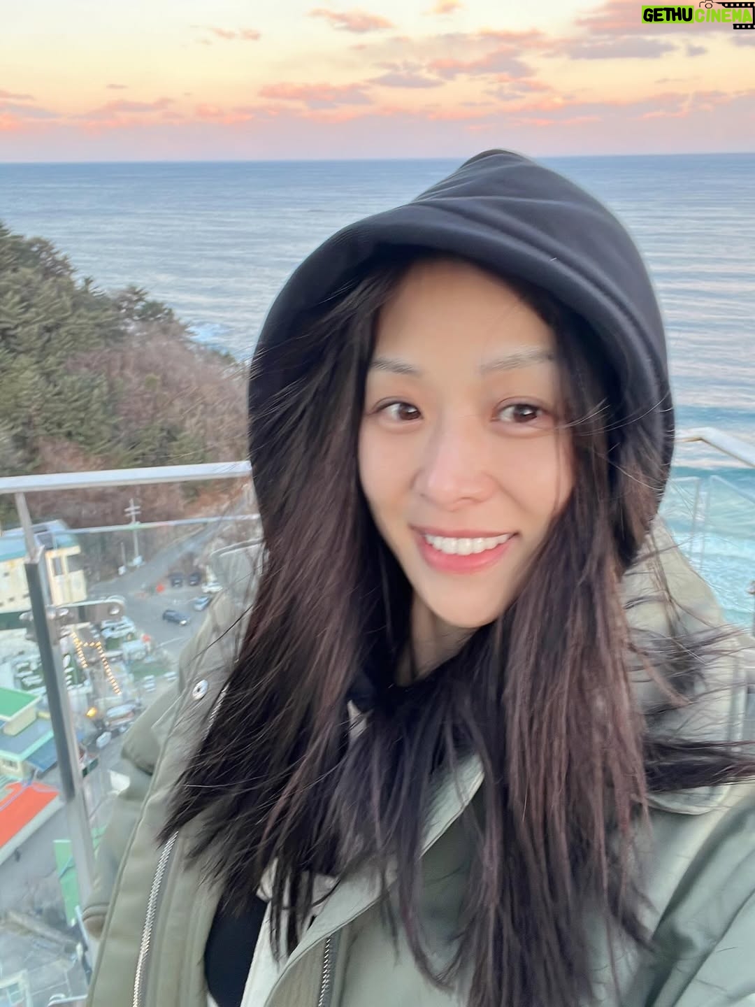 Jang Shin-young - 3.8K Likes - 😘