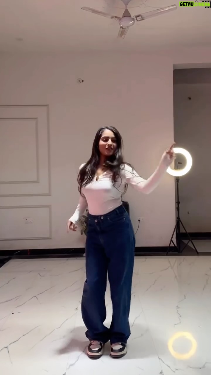 Janhvi Dubey - 47.9K Likes - Oldeii vibe 🫣
.
.
#dance #viralvideos #trending
