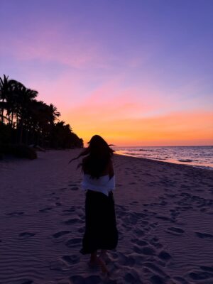 Janick Maceta Instagram - Por más sonrisas y atardeceres bonitos este año ⪩. .⪨✧.*♡⋅‧₊˚ ⋅⏾ ◡̈
