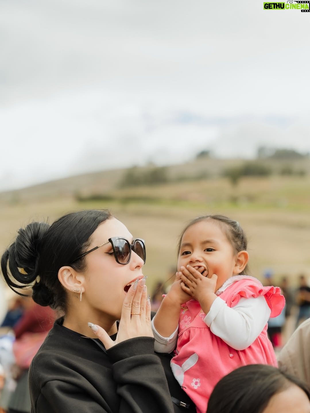 Janick Maceta - 92.1K Likes - Sonrisas que llevaré siempre en el corazón 🤍 Hace unas semanas acompañé una vez más a mi familia de @perupendiente en este viaje tan especial, llevando ayuda humanitaria al centro poblado de Chamis Cajamarca✨

Feliz de ser parte de este gran grupo humano de voluntarios que trabajan constantemente para ayudar a nuestro Perú🤍

Gracias @nanabelllo @agaluxstudio  por estas fotos hermosas✨