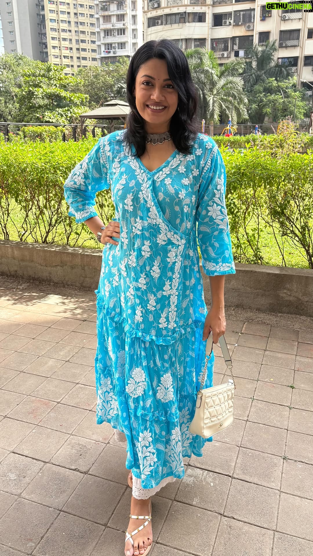 Janvi Chheda - 32.8K Likes - Lucknowi chikankari never goes wrong!! This beautiful sky blue kurta is a welcome addition to my Indian wear collection. The material is soft and thick enough, that I wear it for the whole day. It’s perfect for upcoming Indian summers and even festive events.

Thank you @aadaabinstyle. Absolutely loved it! And for being so kind and patient😊
