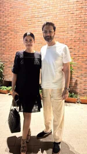 Janvi Chheda Instagram - Happy 14th to us!

बस, हम यूहीं साथ चलते रहें, हस्ते रहें, जीते रहें।